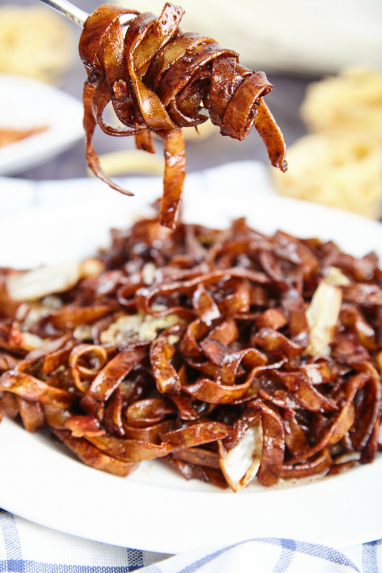 Chinese Fried Noodles with Bacon easy to make step-by-step recipe