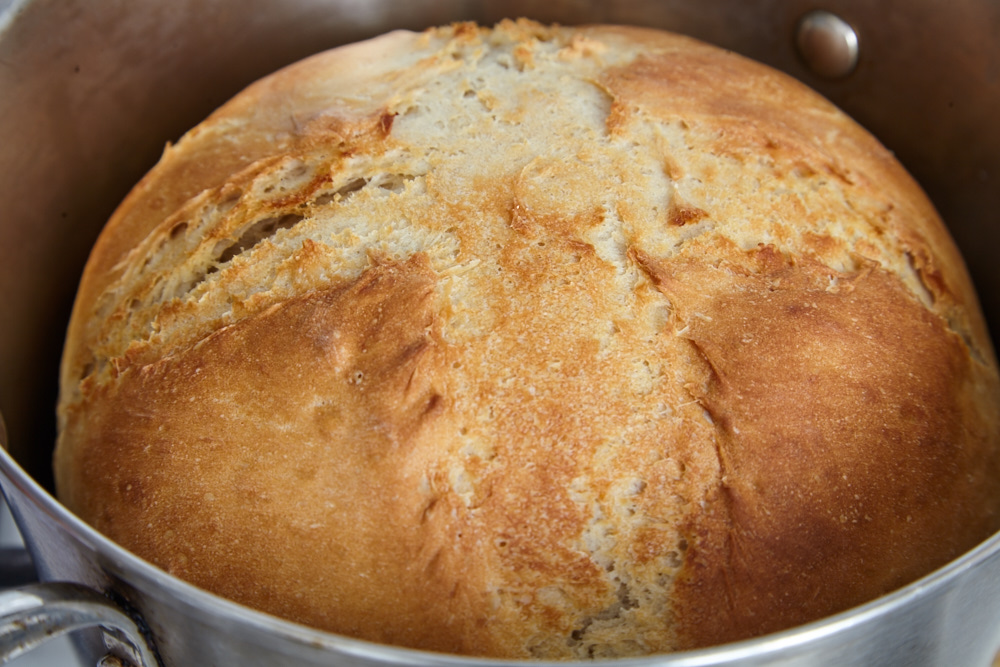 Let the casserole cool down for homemade bread in one hour