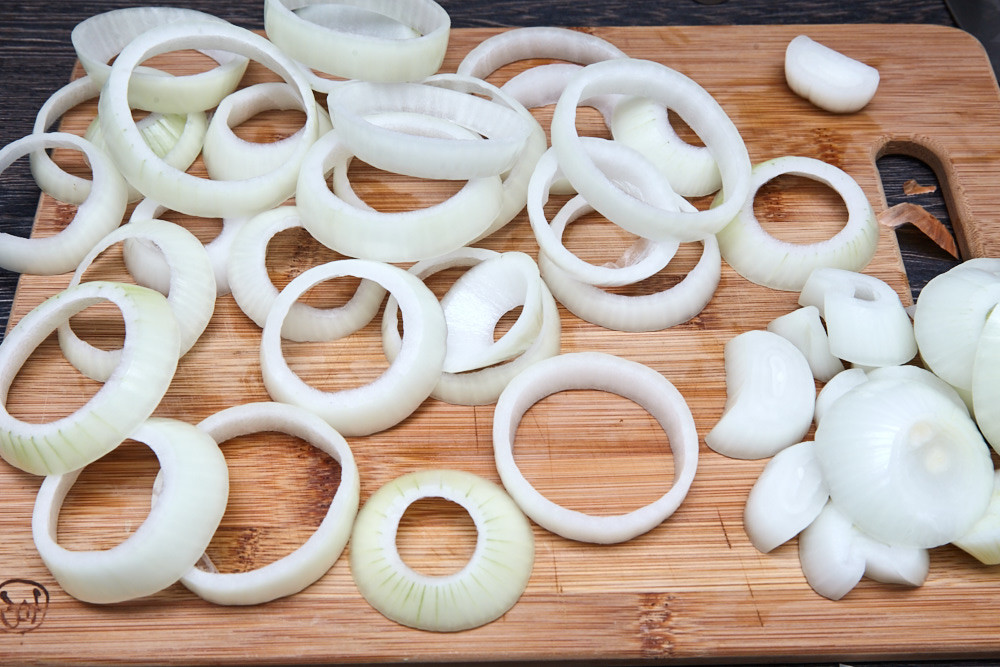 Divide onion into separate rings for beer battered onion rings