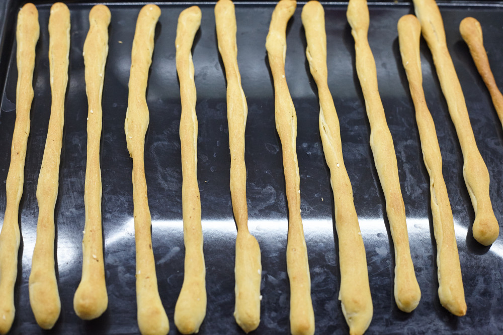 Bake the sticks for italian breadsticks grissini
