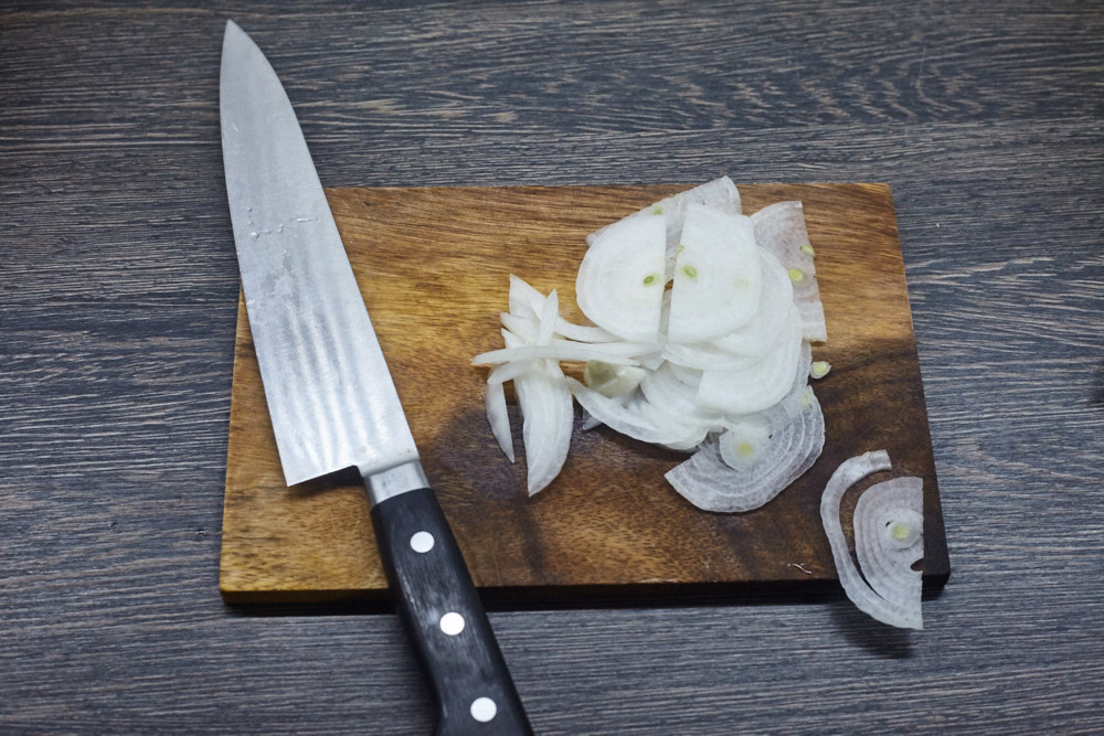Slice onion into the half-rings. for Gordon Ramsay’s pickled mushrooms