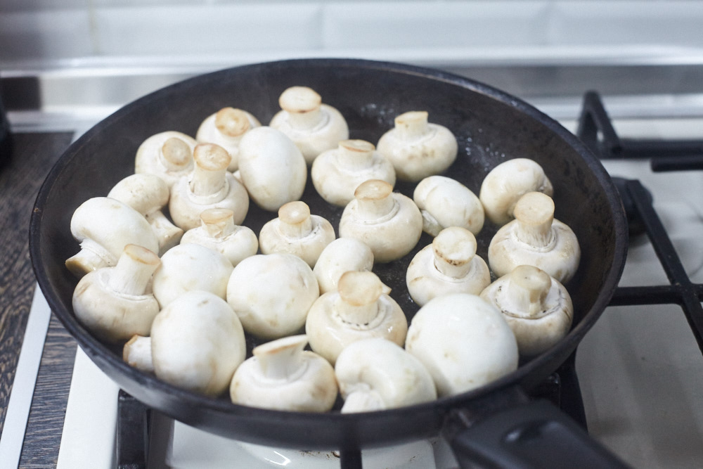 Add mushrooms for Gordon Ramsay’s pickled mushrooms