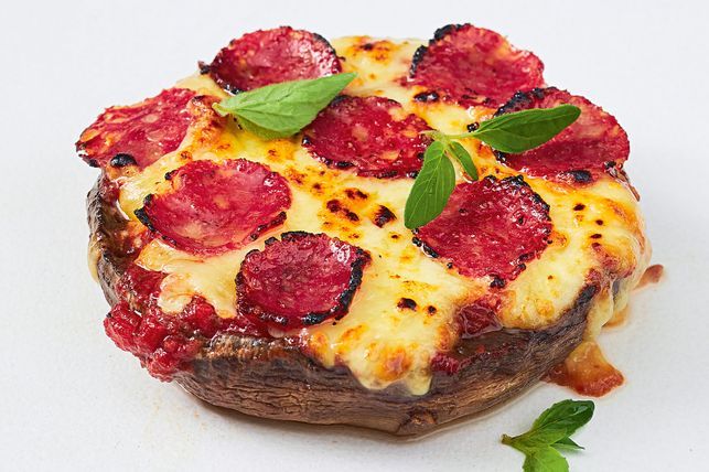 #2 Mushroom pizza-  Taste's recipe | 10 champignons recipe ideas