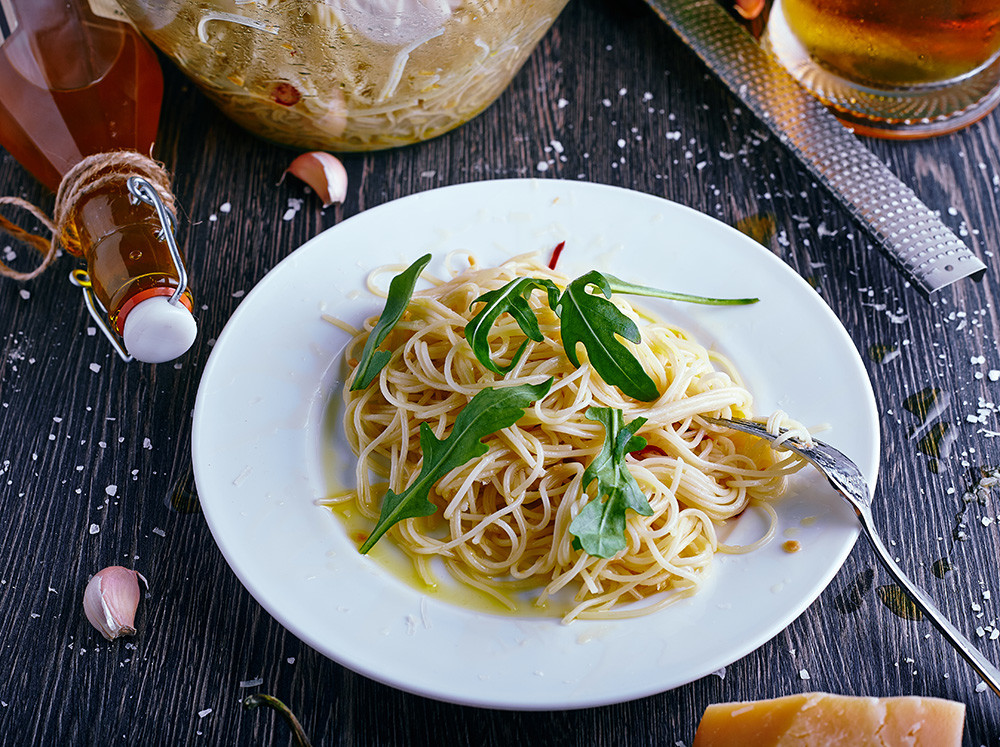 #1 A quick and easy garlic and chili pasta -  Bayevskitchen's recipe | 12 garlic recipe ideas