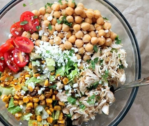 #7 Low calorie chickpea salad with chicken.