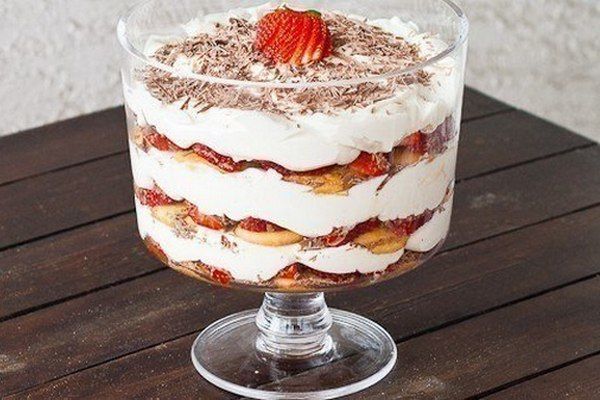 #17 Tiramisu trifle with strawberries