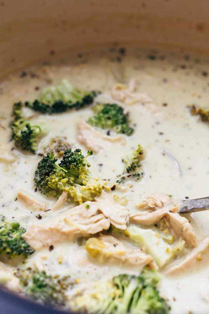 #31 Creamy chicken breast and broccoli soup
