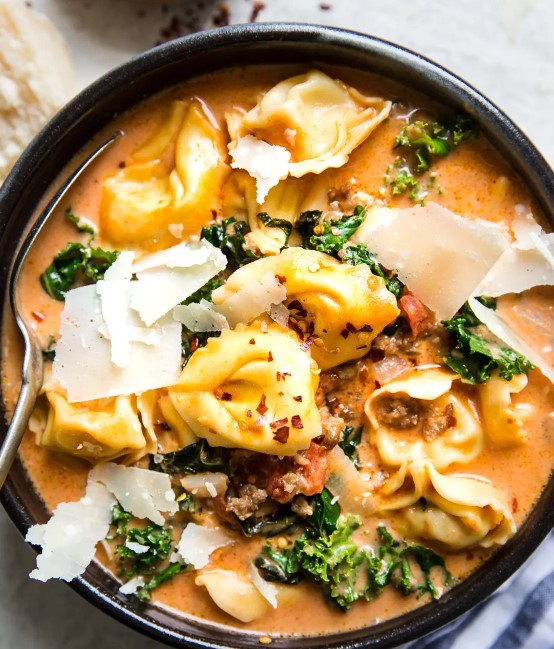 #58 Суп с тортеллини, итальянской колбасой и капустой