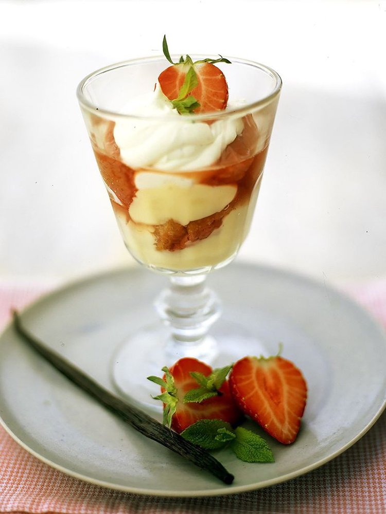 #6 Jamie Oliver's vanilla strawberry trifle