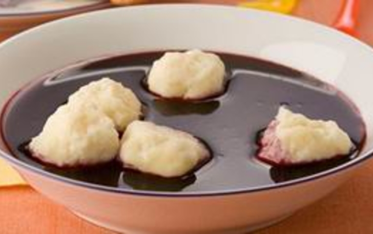 #61 Blackcurrant fruit soup with curd dumplings