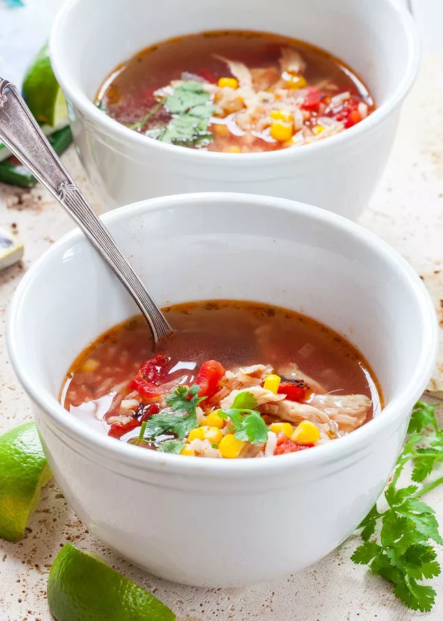 #22 Простой мексиканский суп с рисом и курицей