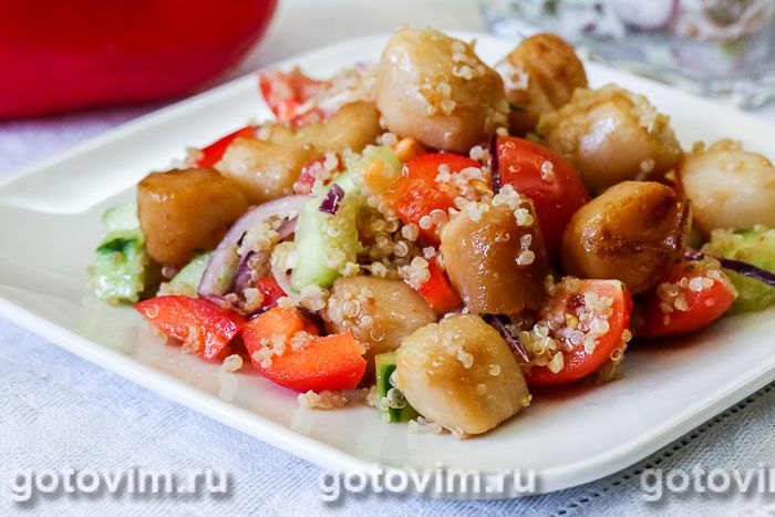 #25. Salad with scallops and quinoa