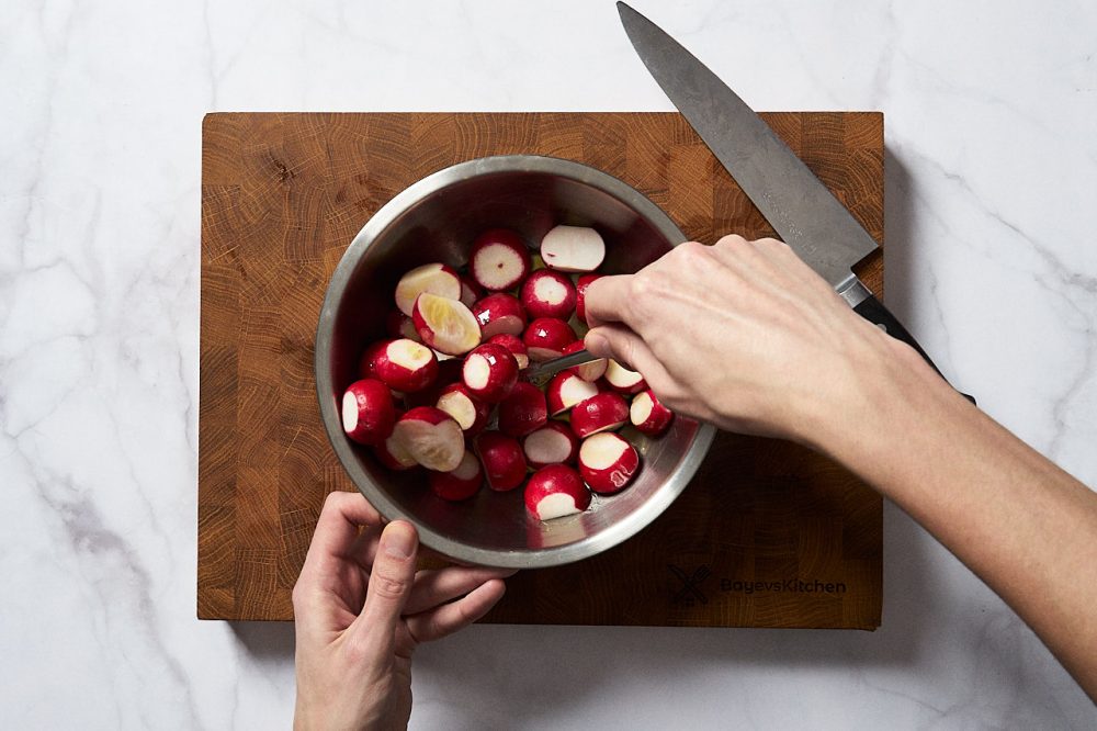 Stir the bowl with the radishes