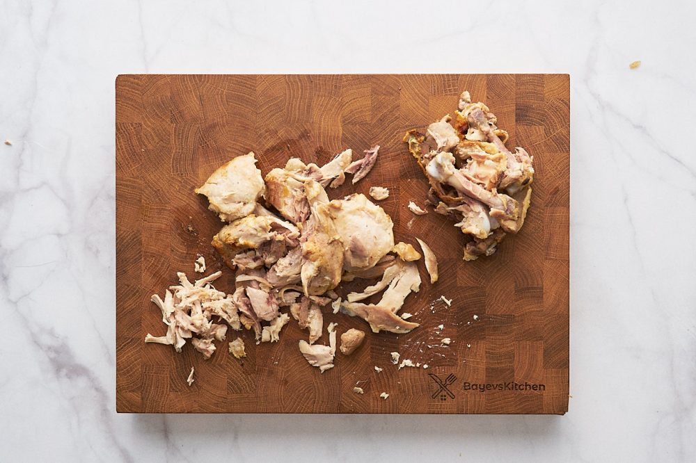 Tear the chicken meat into small pieces