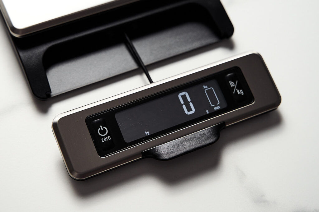 oxo scales display and pull out option showed
